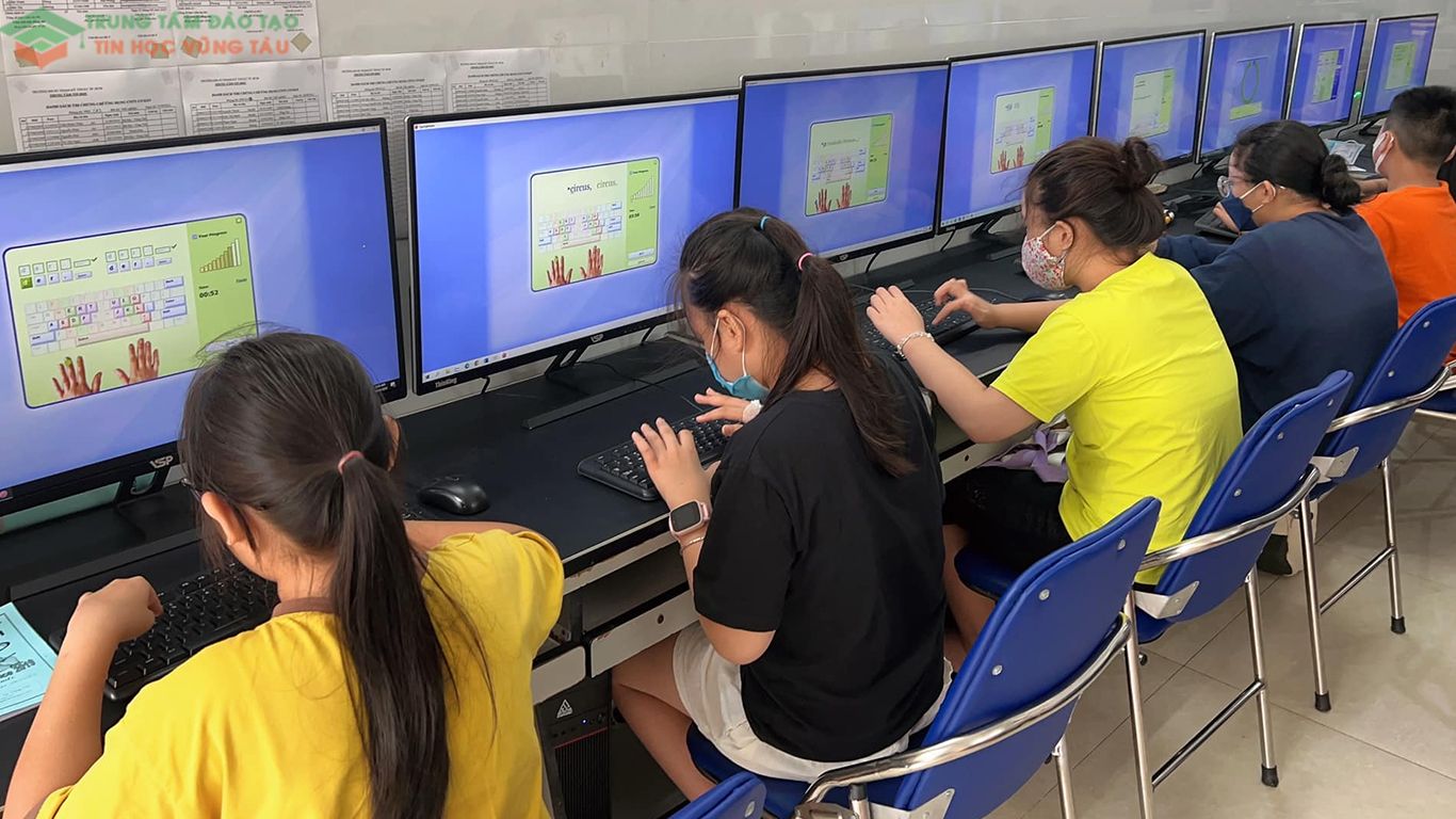 lớp luyện gõ 10 ngón cho học sinh lớp 5